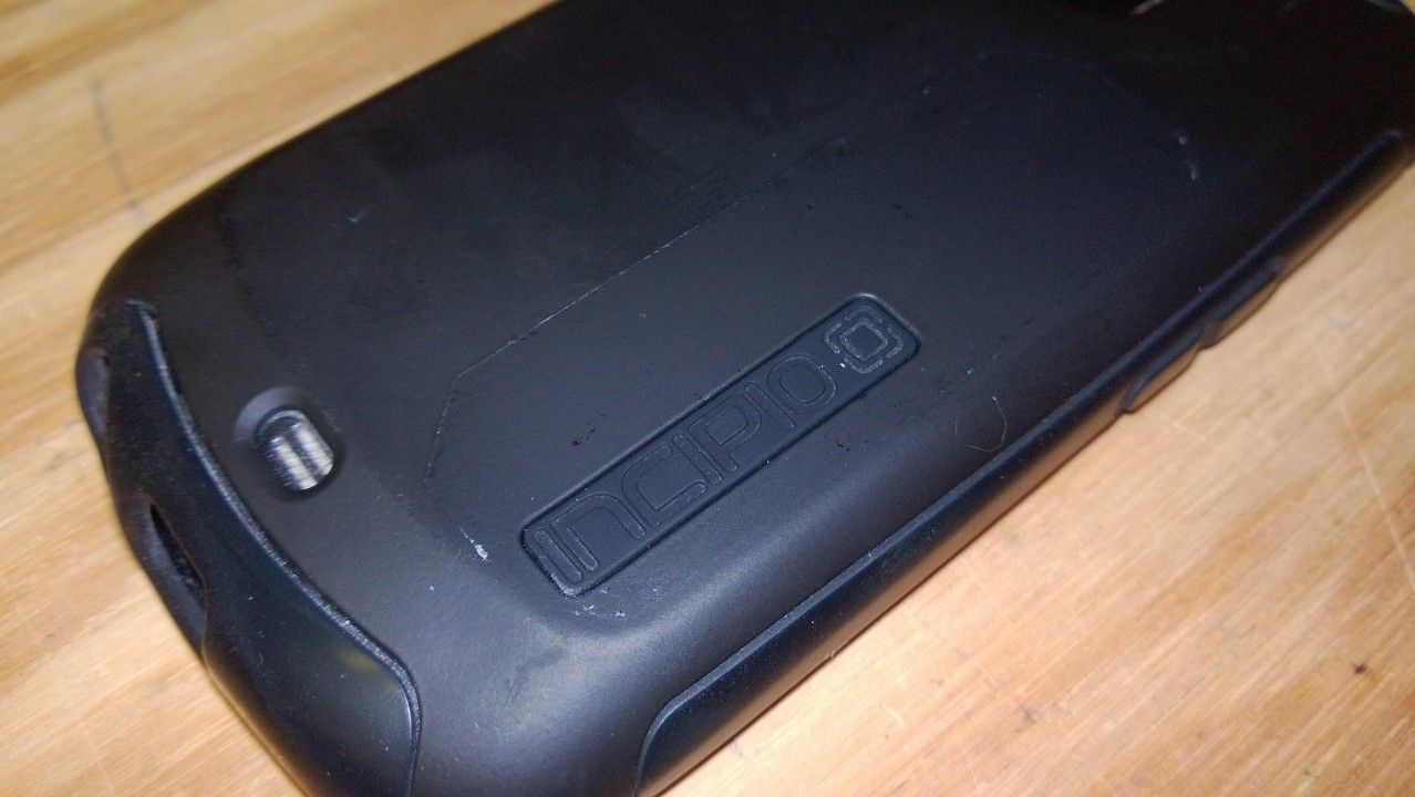 Quick Sugru Fix to Make a Cell Phone Case De-branded and Sticker-friendly