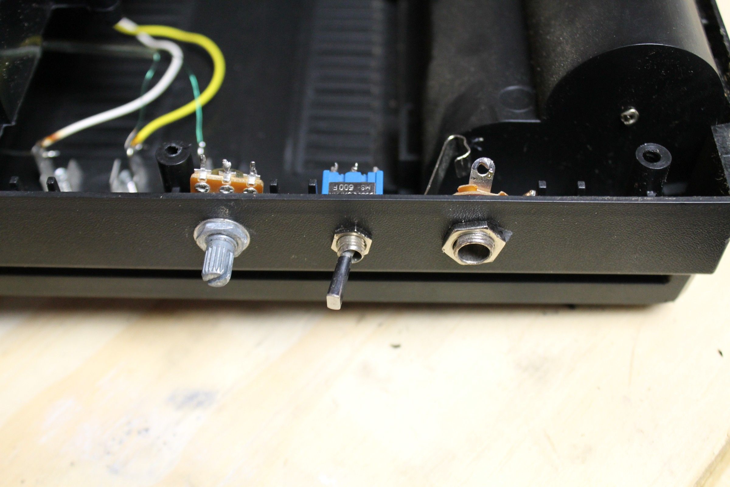 Hack Any Radio Into a Guitar Amp V2 : 9 Steps (with Pictures ...