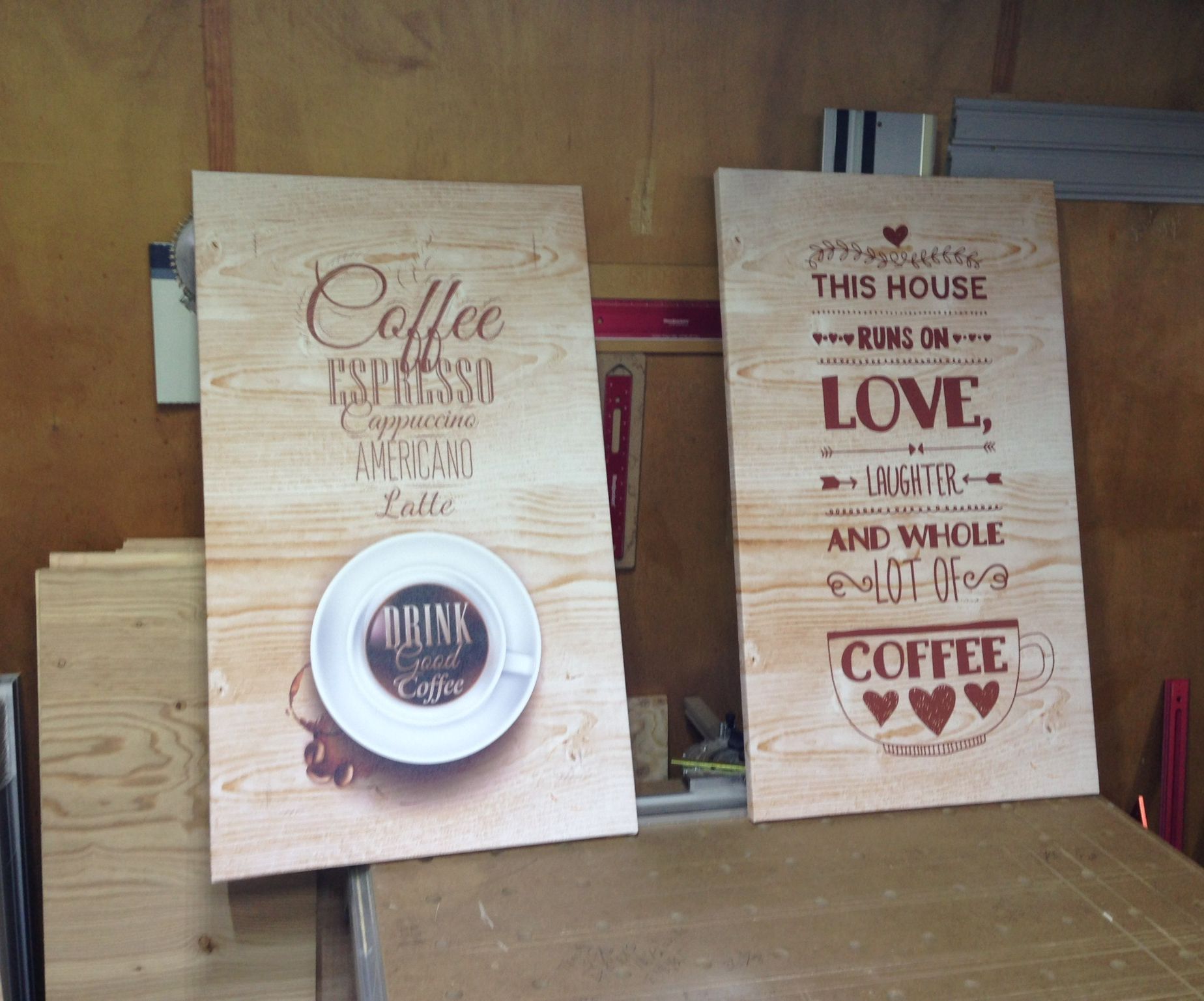 How to Make a Canvas Wrapped Floating Picture Frame Cheap and Easy