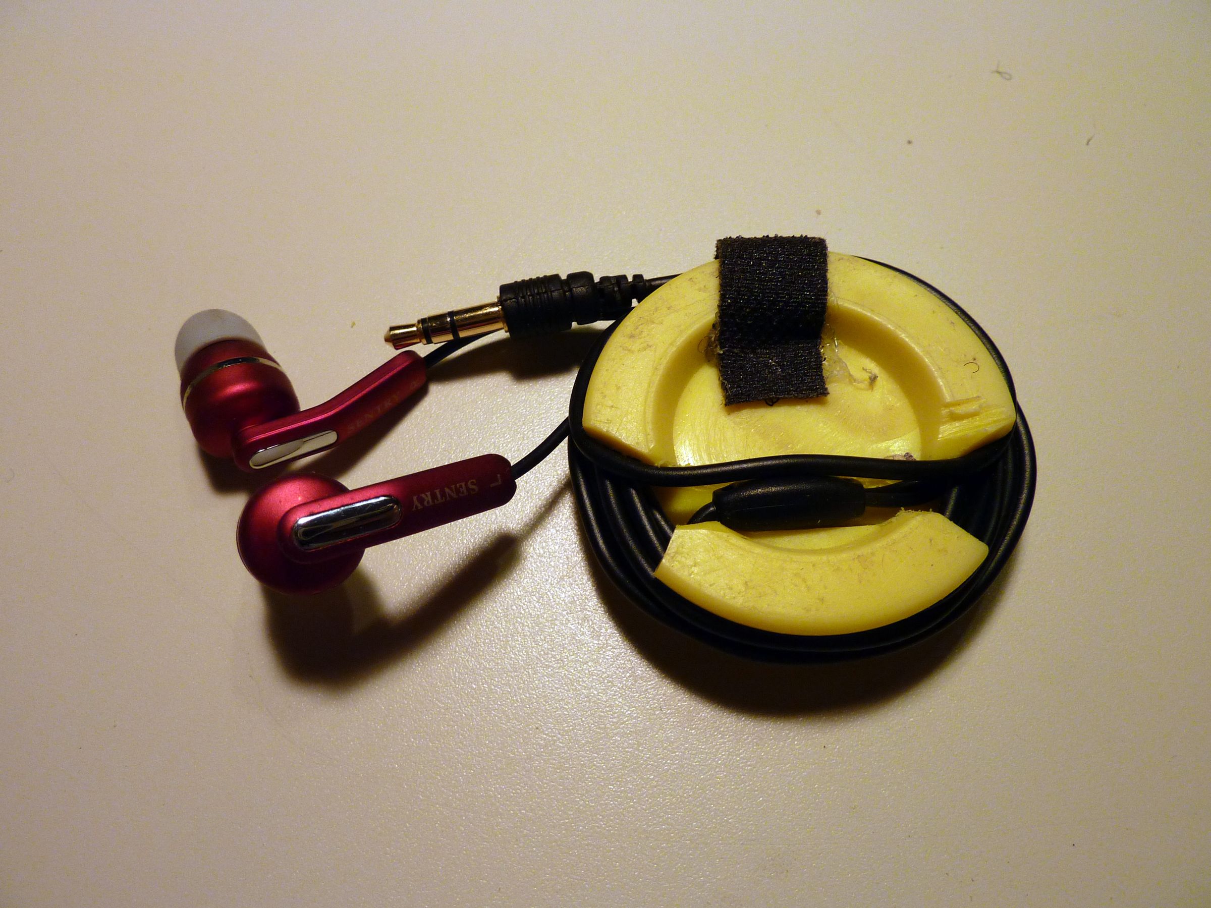 Compact Storage for Your Ear Phones