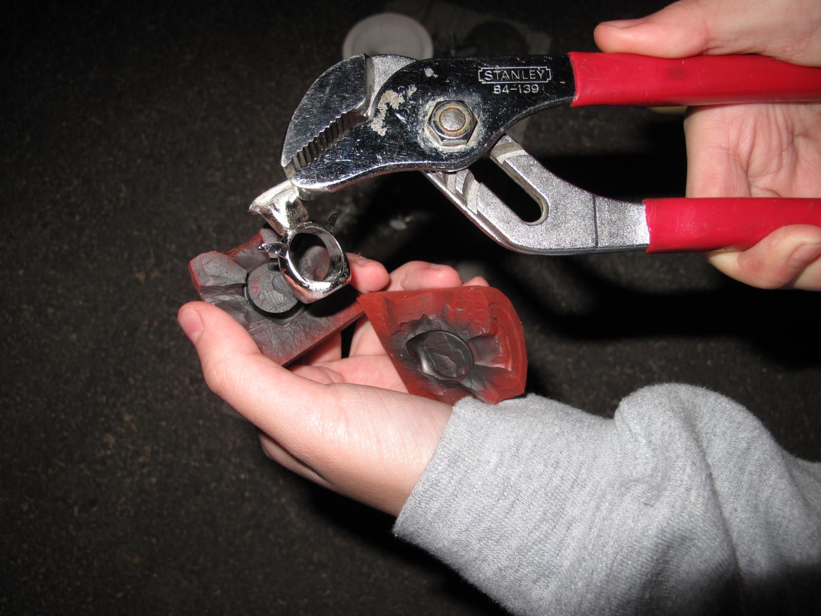 How to Cast and Polish a Pewter Ring 4 Steps (with Pictures