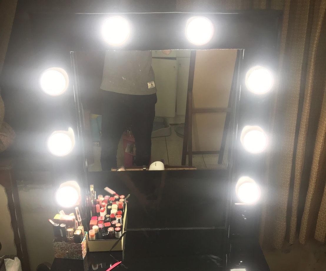 Internet Celebrity Mirror