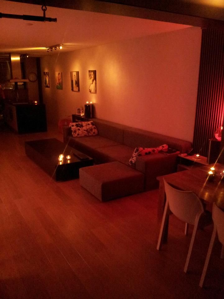 Lounge/Coffee Table on Wheels