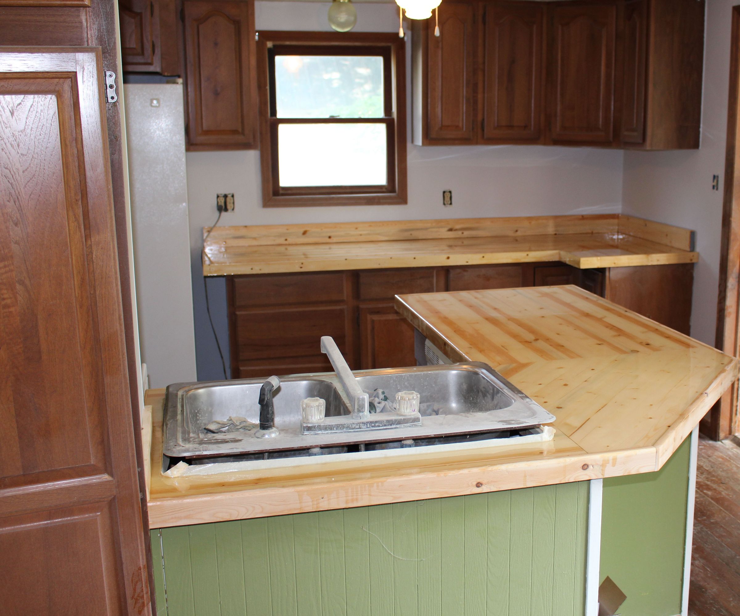 Say Goodbye to That Formica CounterTop!