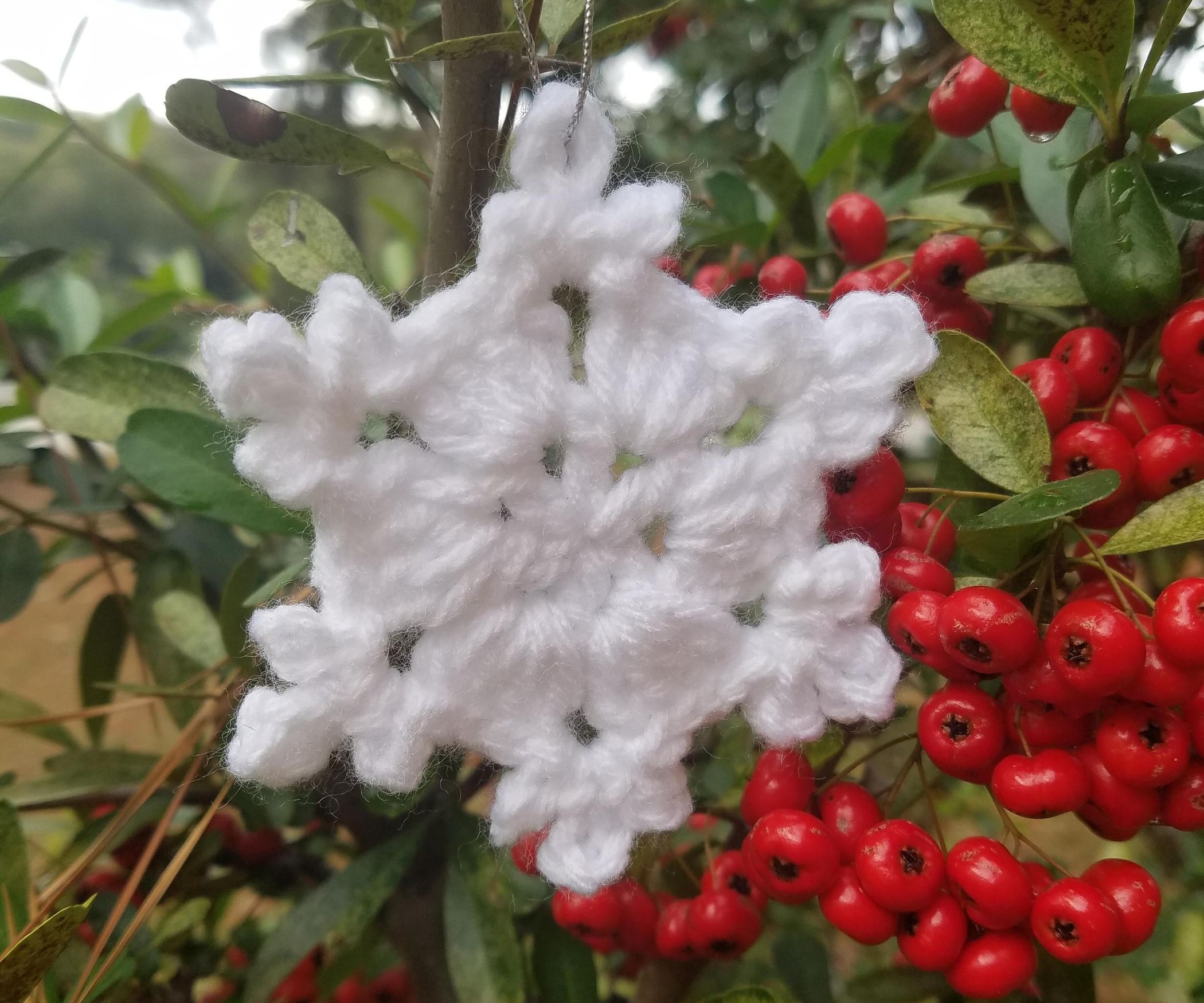 Simple Crochet Snowflake : 4 Steps Instructables