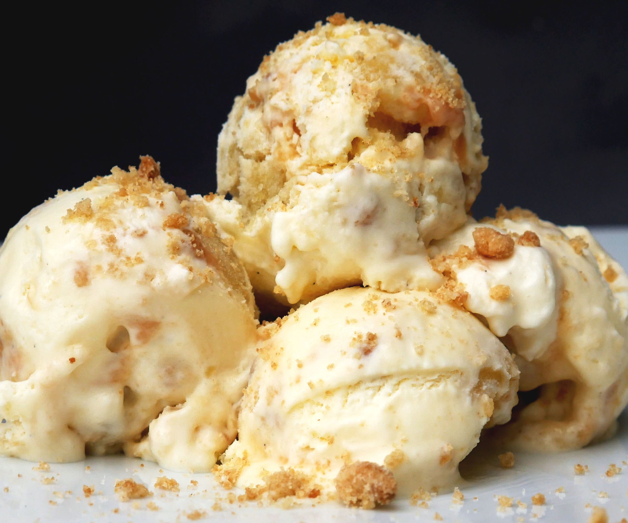 CARAMEL APPLE CRUMBLE ICE CREAM