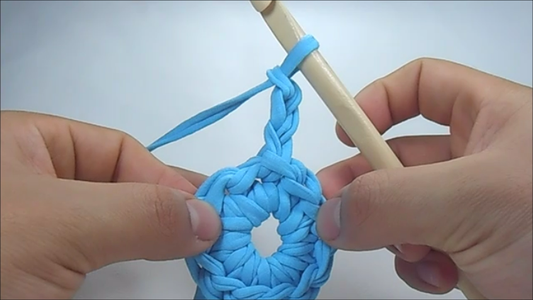How to Crochet a Six-Petal Flower : 12 Steps (with Pictures ...