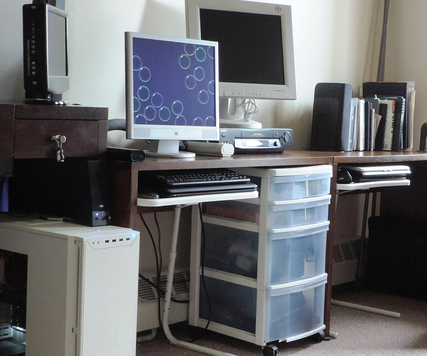 Keyboard Hideaway : 3 Steps - Instructables, image size:1684x1403