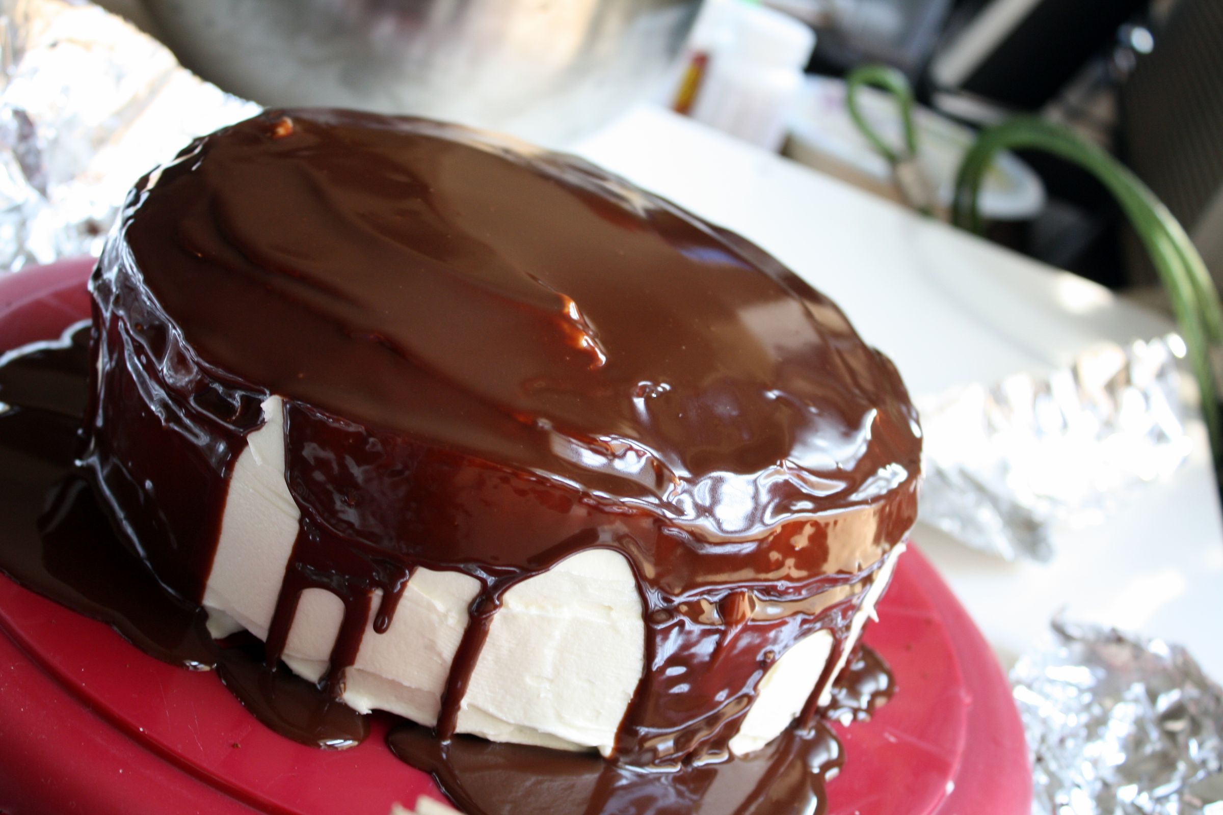 Chocolate Cake With Buttercream and Ganache 5 Steps (with Pictures
