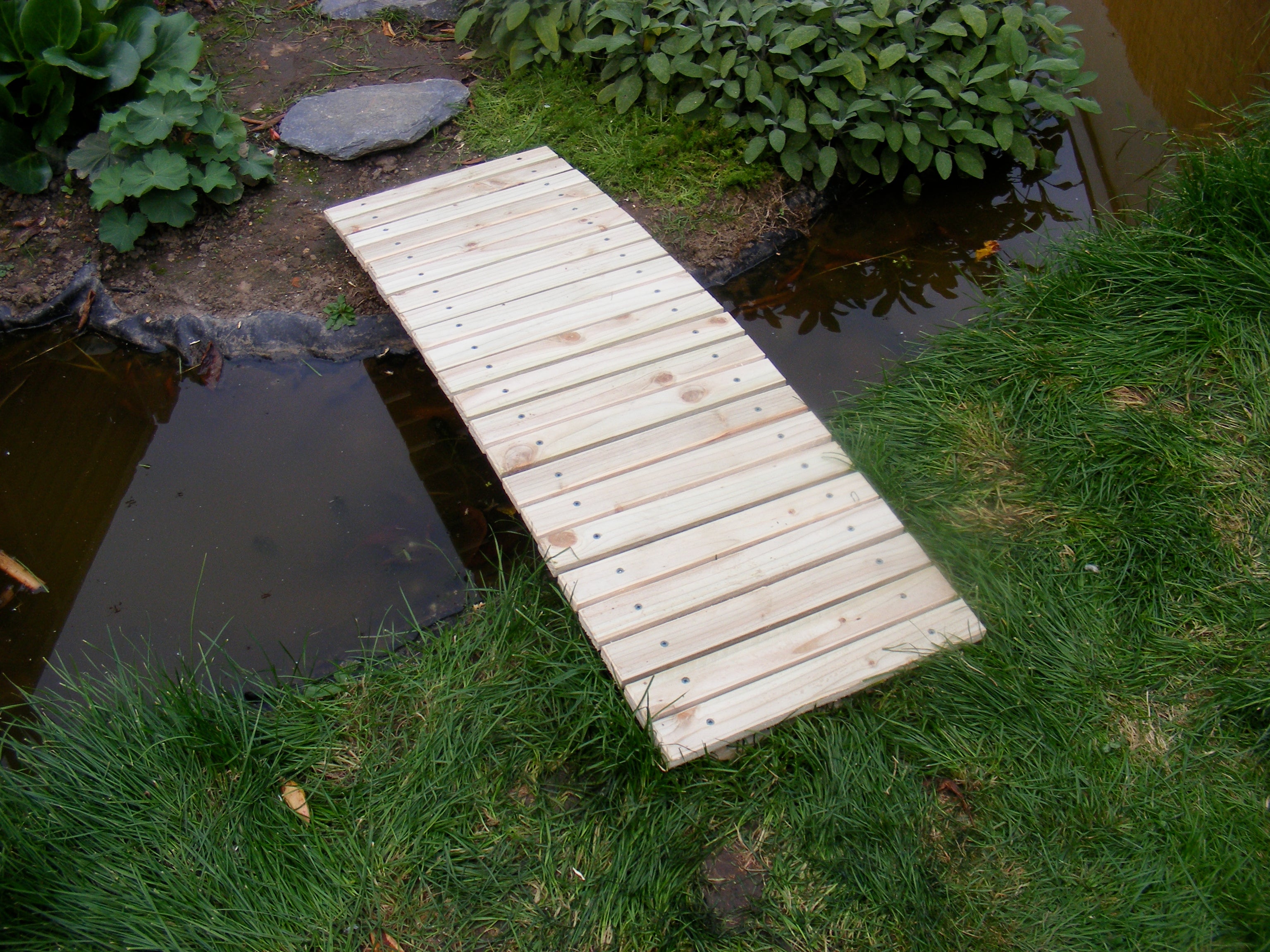 How to build a small bridge for garden