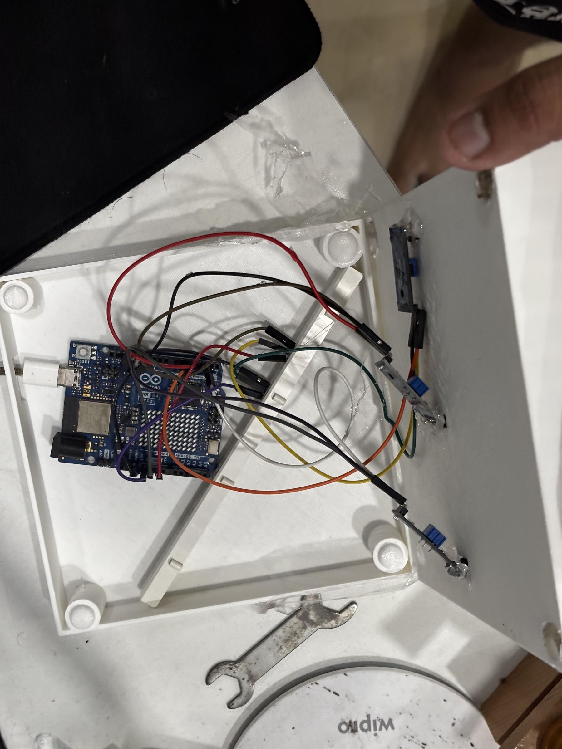 Smart Book Return Reminder With Arduino UNO R4 Wi-Fi : 12 Steps ...