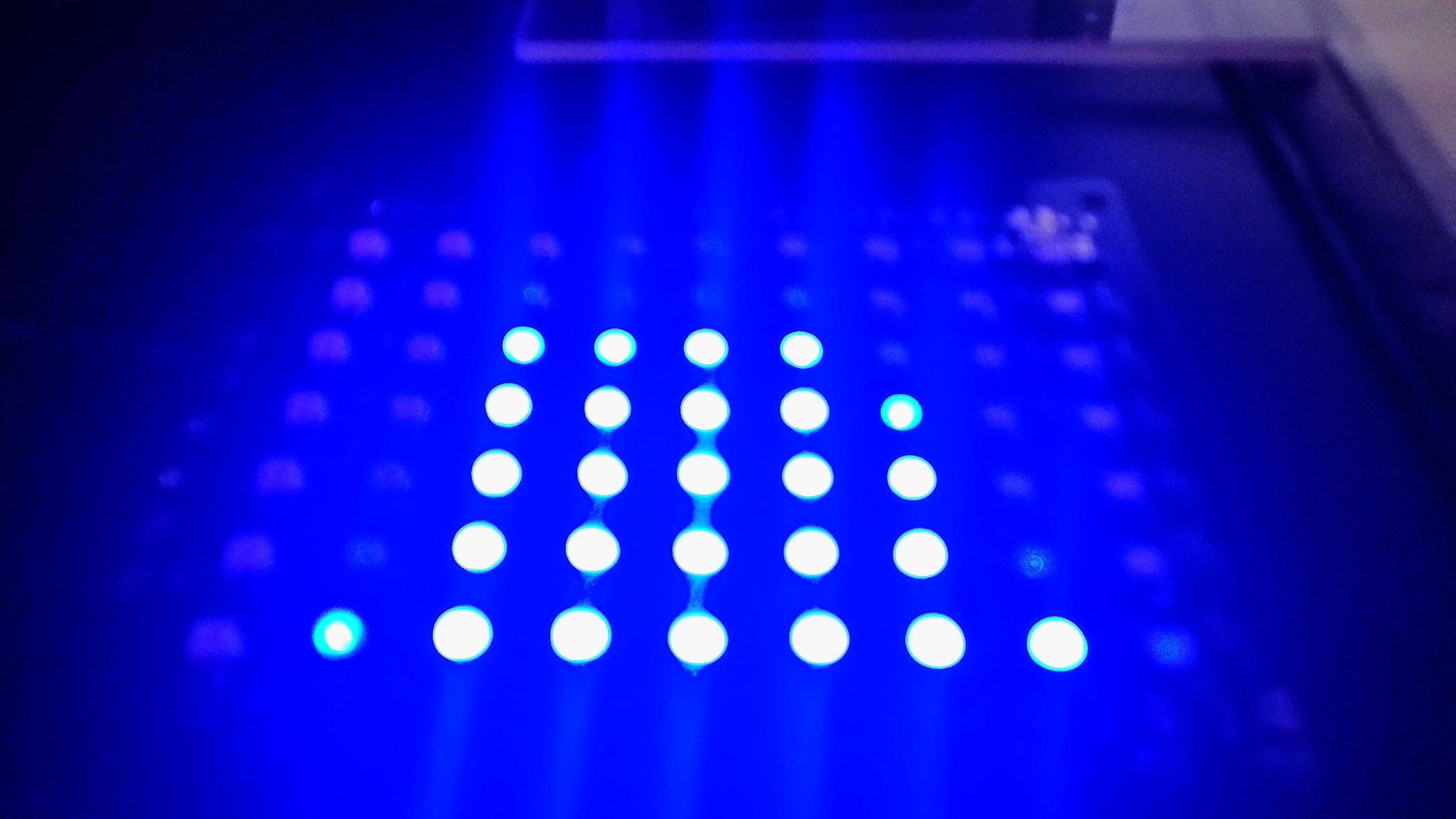 9 Channel "pure analog" graphic equalizer