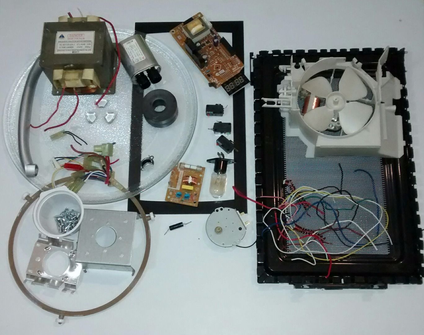 What's Inside? 5 1250W LG Microwave? (Salvaging
