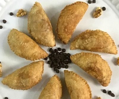 MARBLED CHOCOLATE GUJIYAS/EMPANADAS