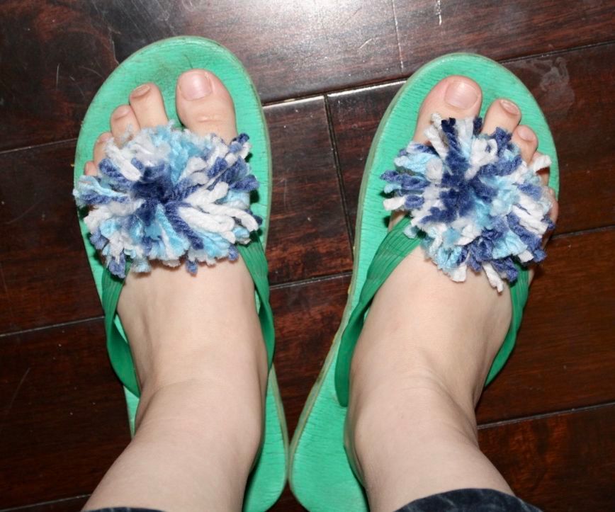 Pretty Pom Pom Slippers
