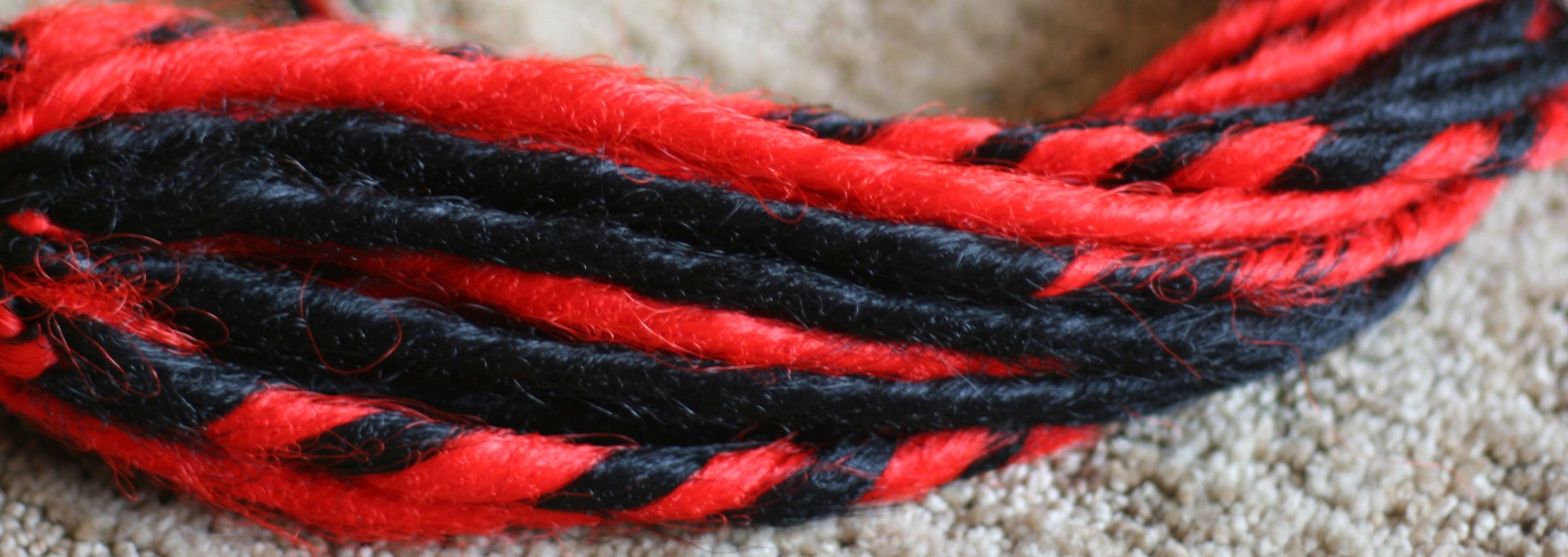 DIY Synthetic Dreads: Candy Cane/Swirled