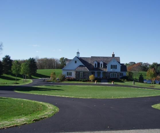 Advantages of Selecting Asphalt Paving for Your Own Driveway