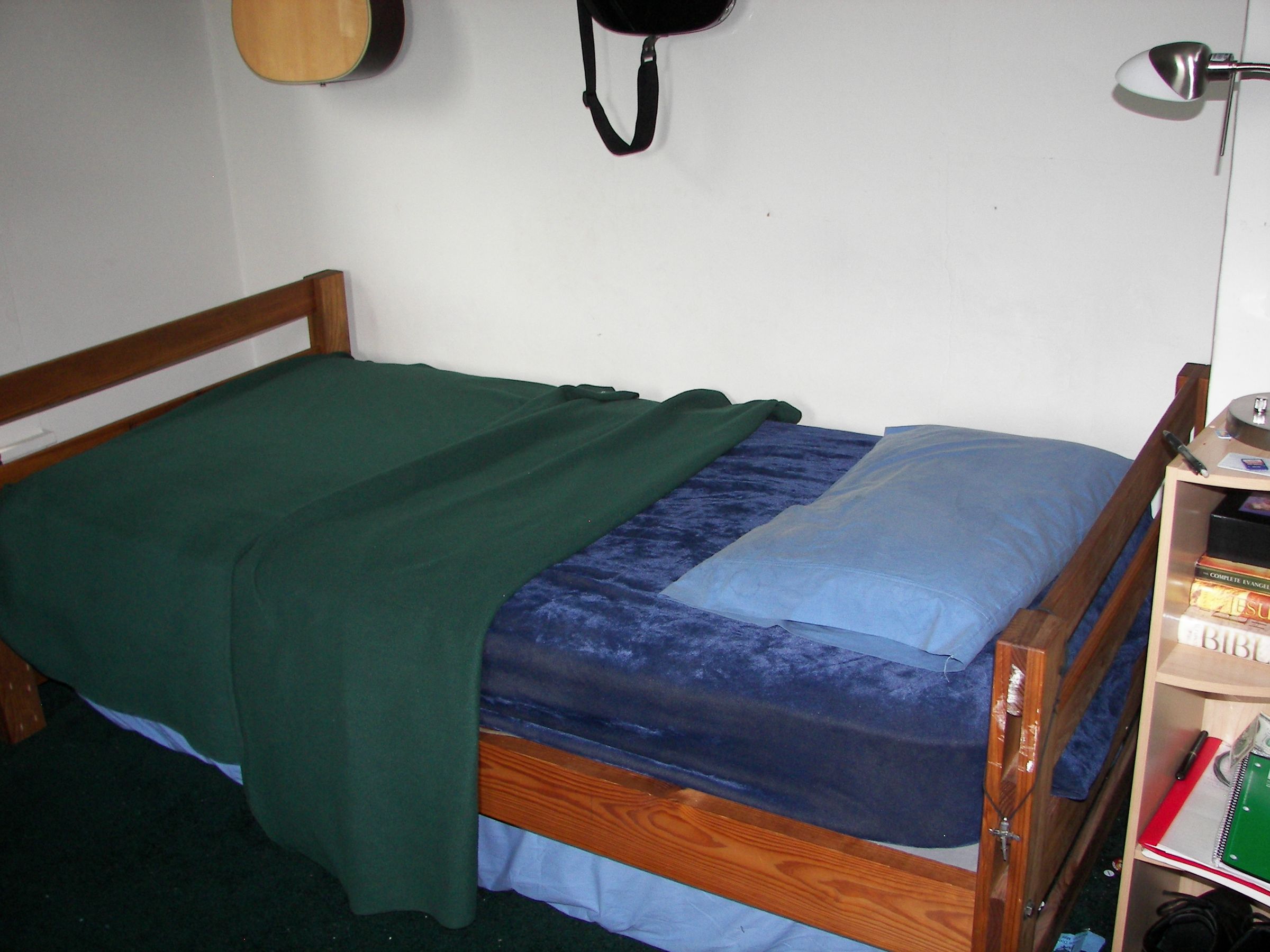 Blanket for a bedsheet