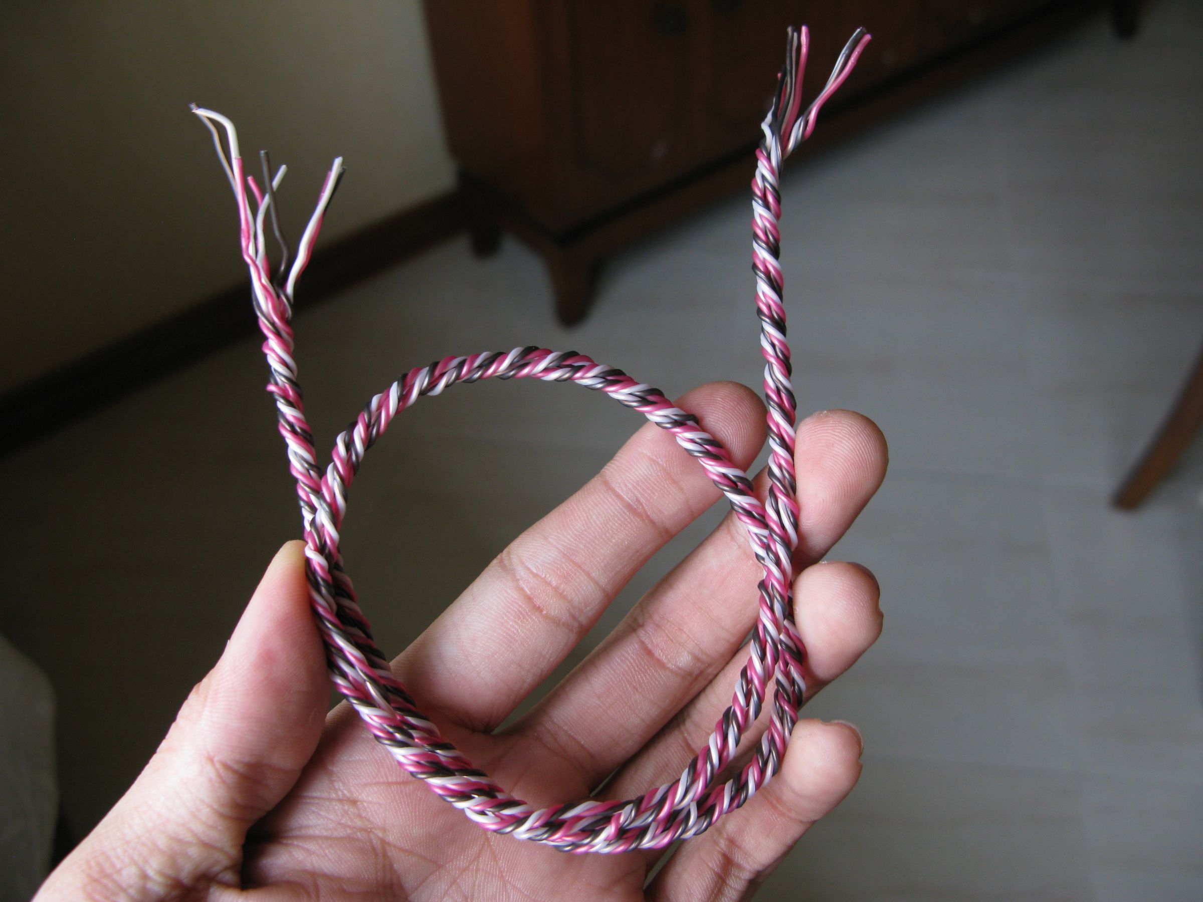 DIY Twisted Audio Cable (Made From Telephone Wires) 7 Steps