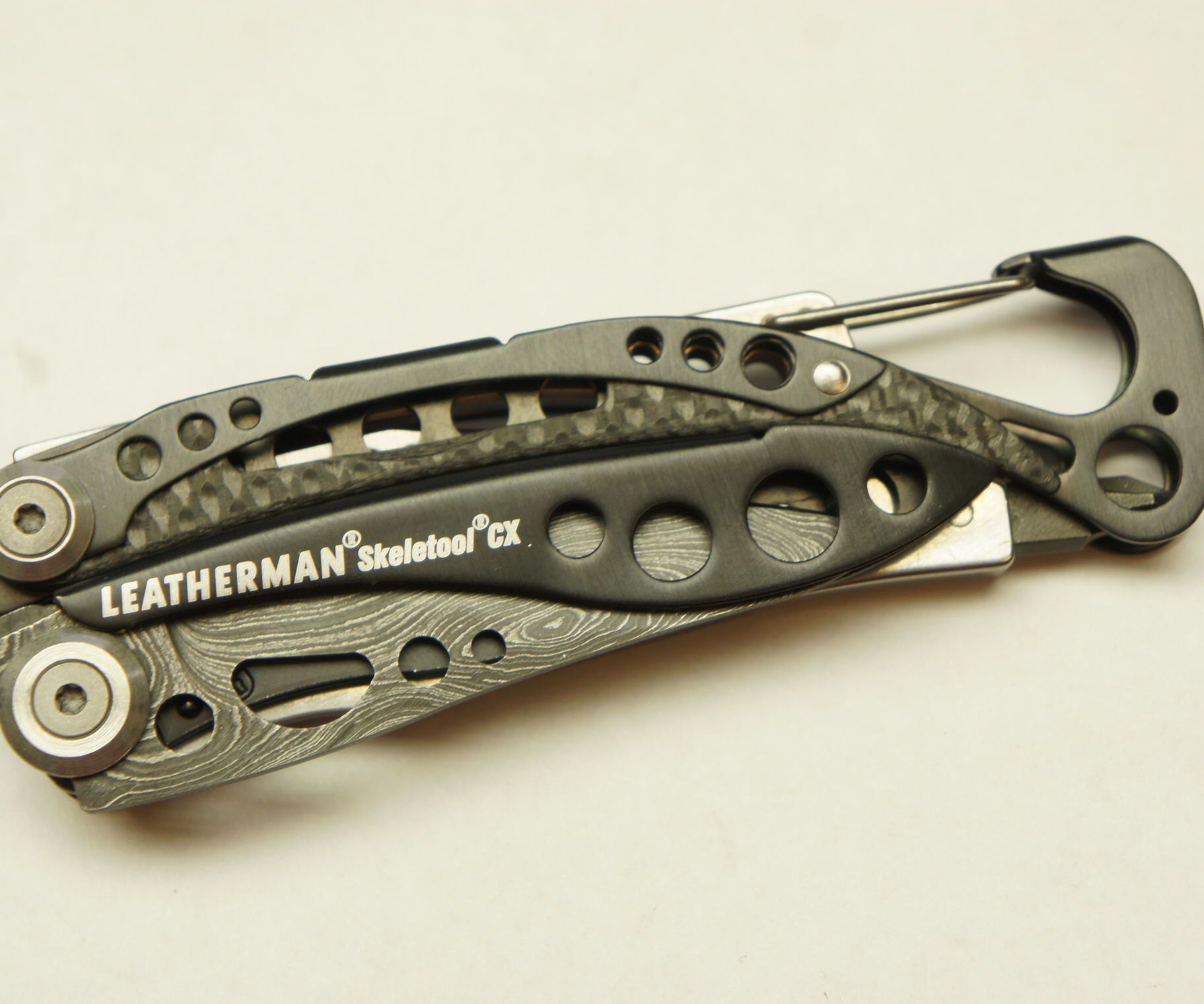 How to take apart and reassemble a Leatherman Skeletool multi-tool