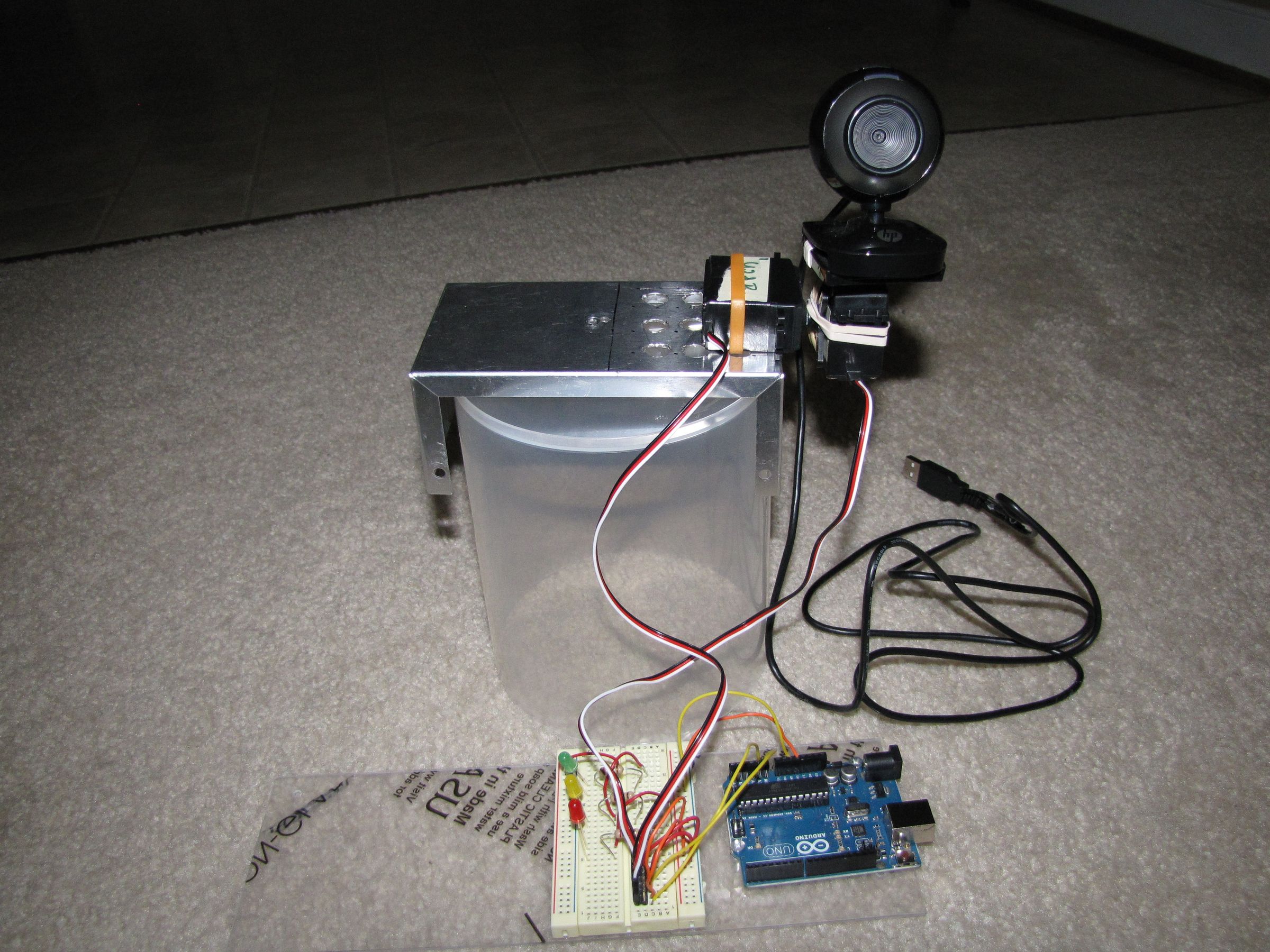 Arduino + 2 Servos + Mouse