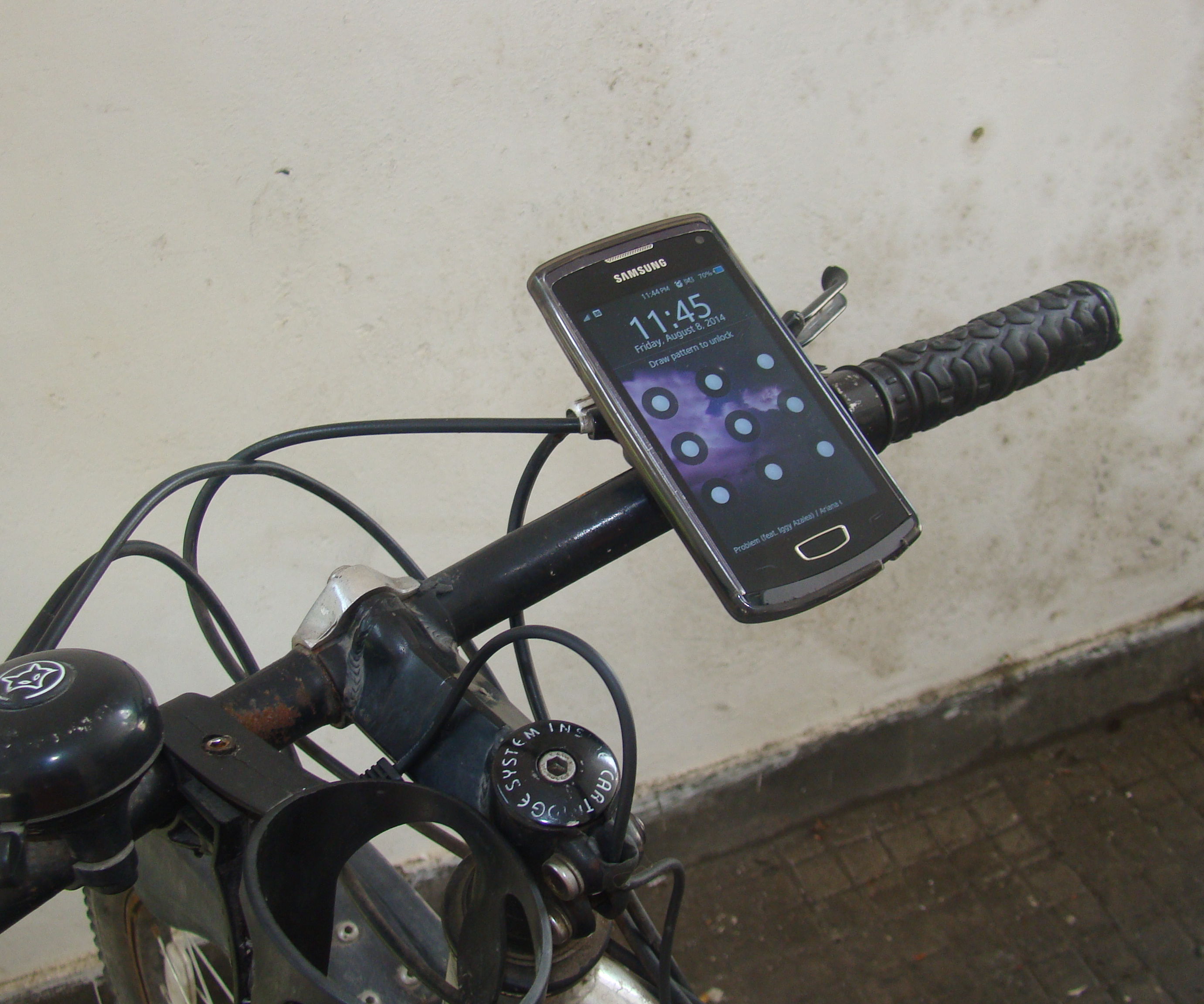 Mobile Phone Holder/mount for Bike/bicyle-with Ease Earphone Extension Hack, Camera Hack and Gps(bonus Features!)