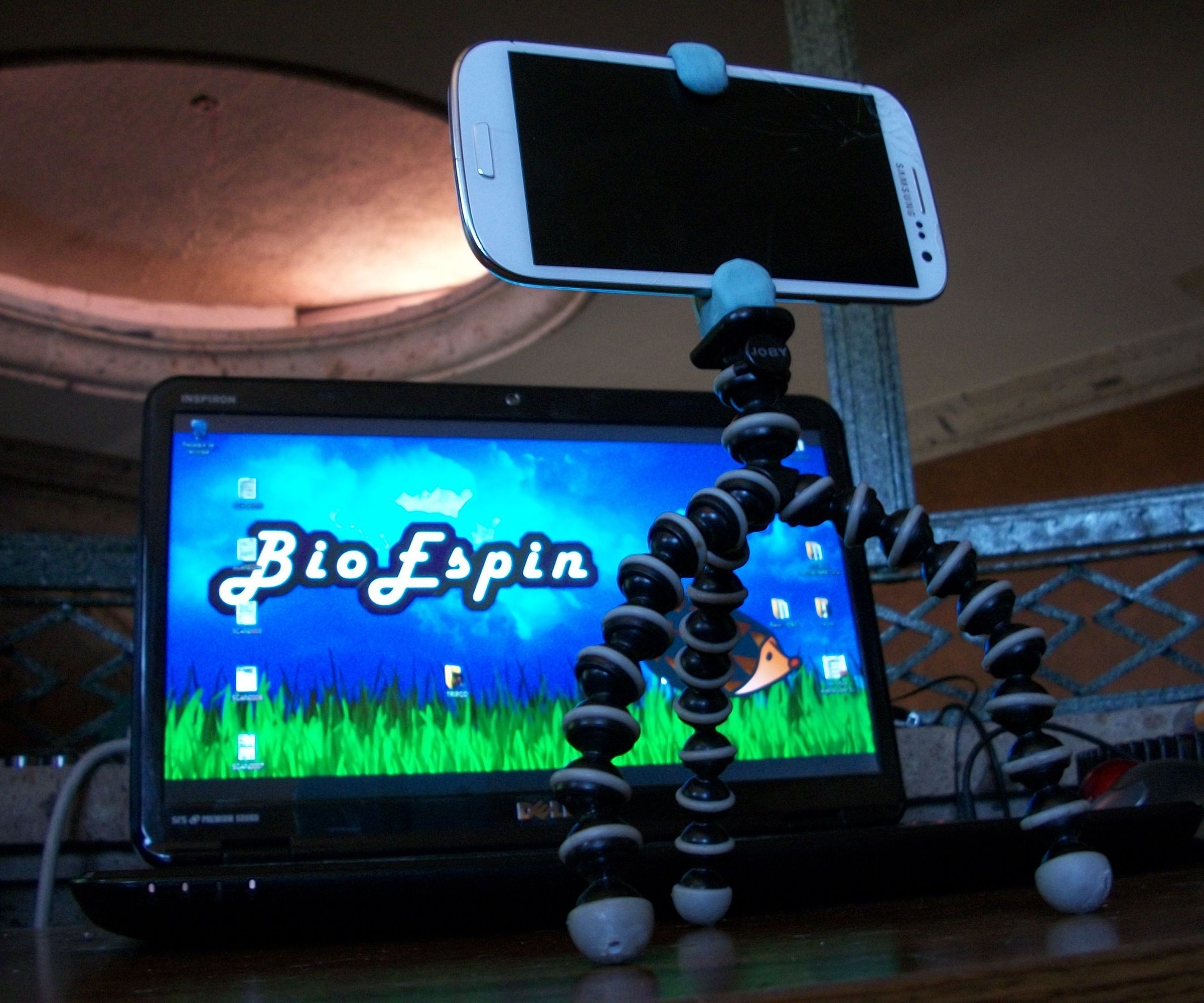 Cheap Cell Phone Flexible Tripod!