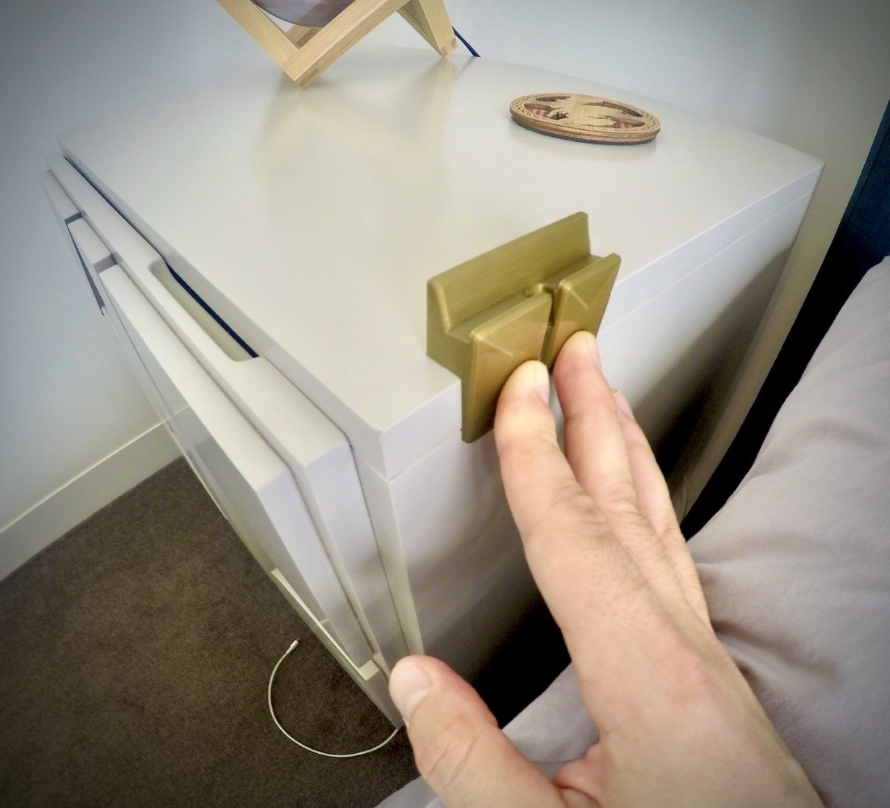 Mobile Phone Cable Tidy & Holder 4 Steps (with Pictures) Instructables