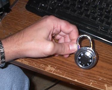 Padlock Shim From Can Without Tools : 8 Steps - Instructables