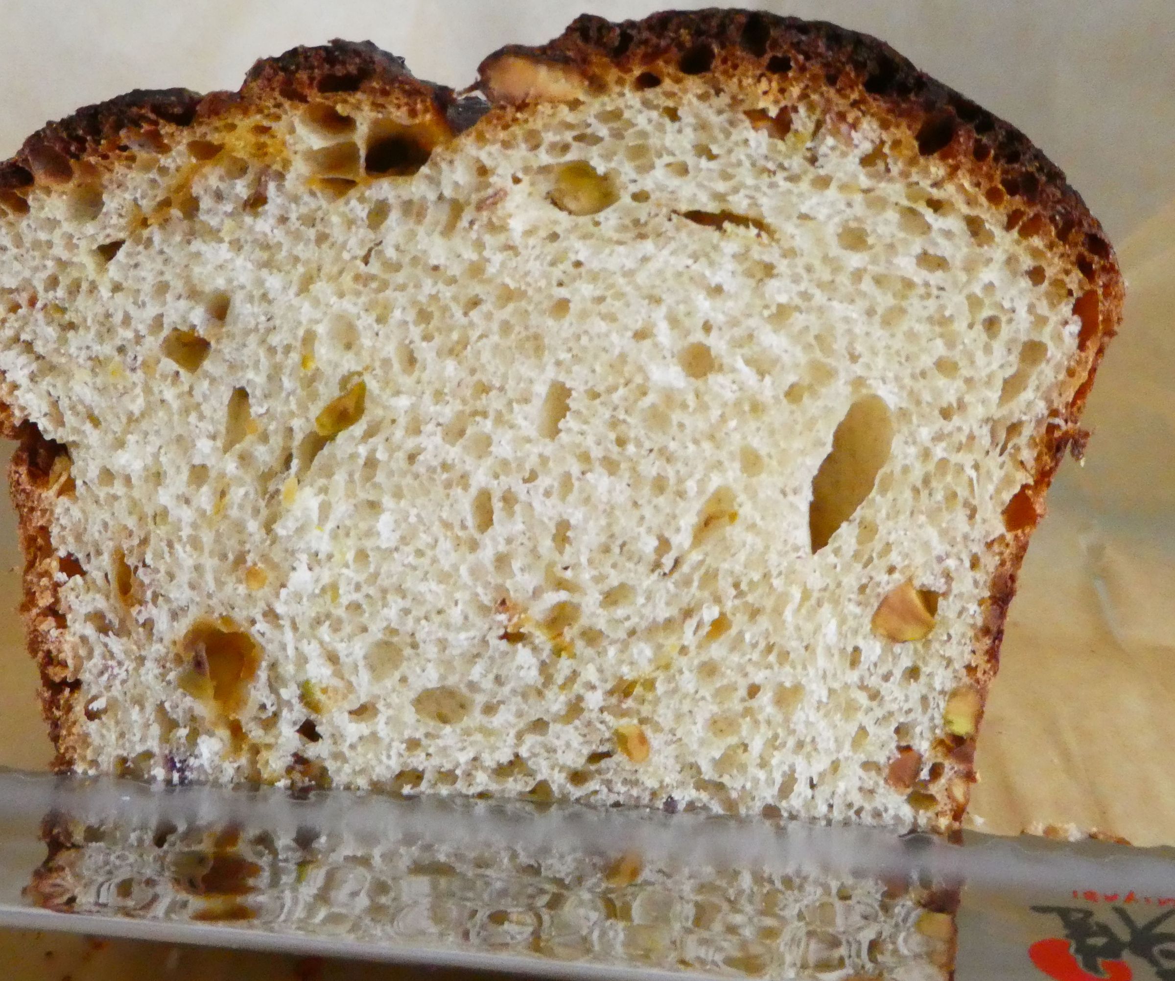 Pistachio Stuten With Apricot Pearls