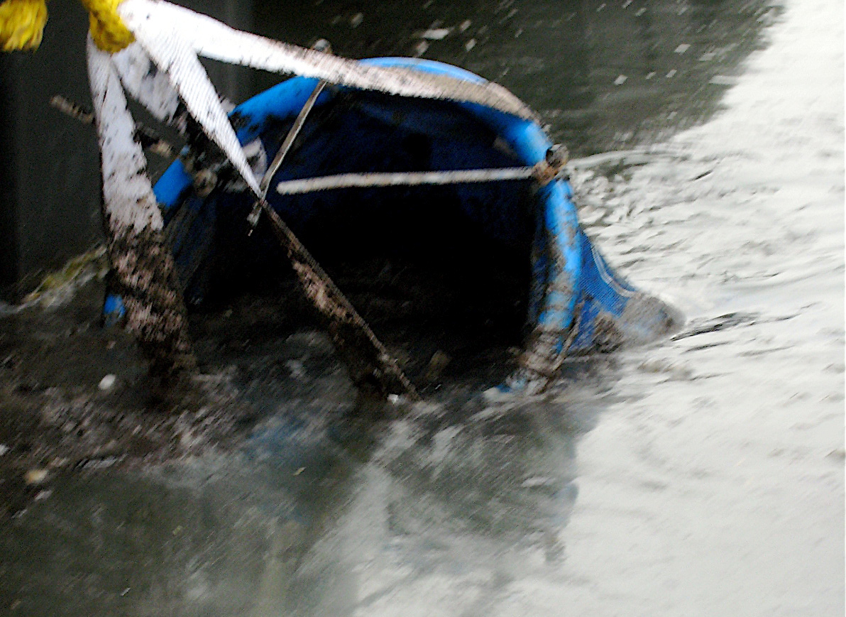 SlickSack - How to Clean Up an Oil Spill