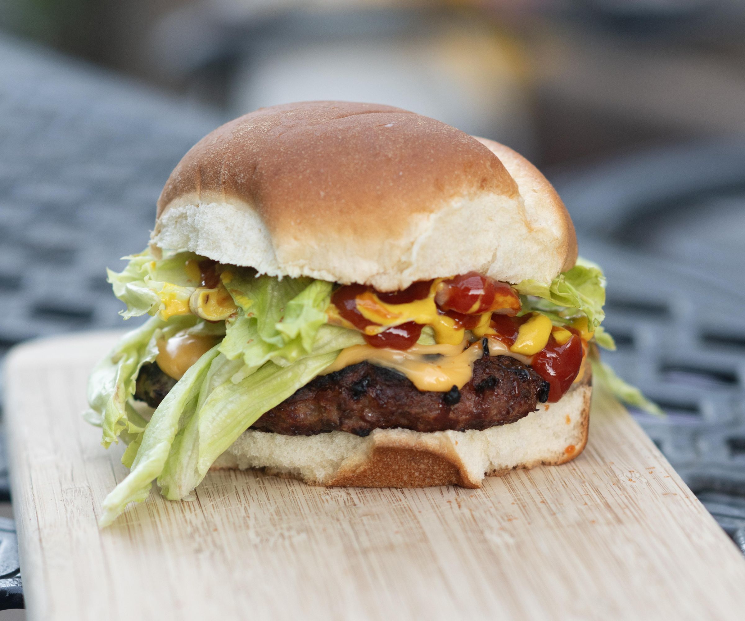 325 Calorie Cheeseburger (including Cheese and Bun)!