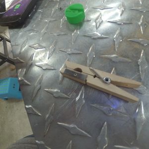 How to Make an UTP Cable Cutter With Pegs