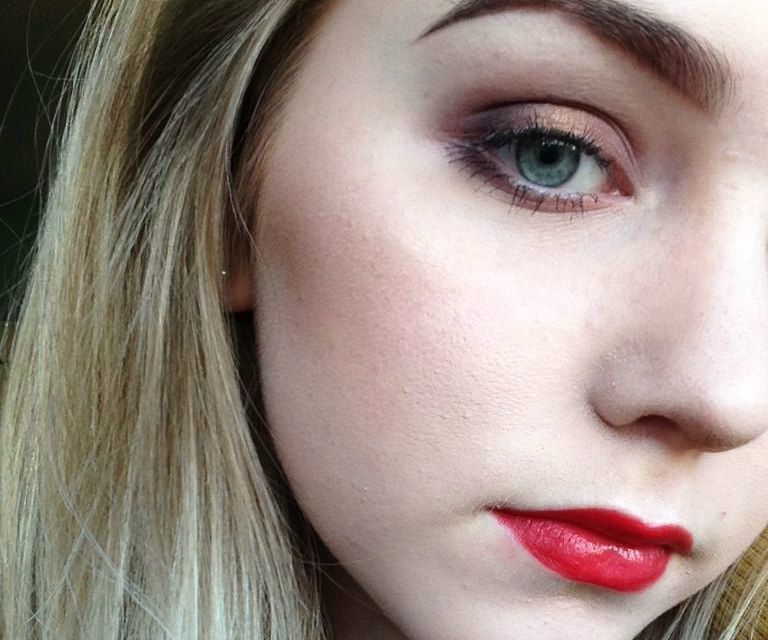 How to Choose the Correct Makeup Shades Based on Your Skin Tone