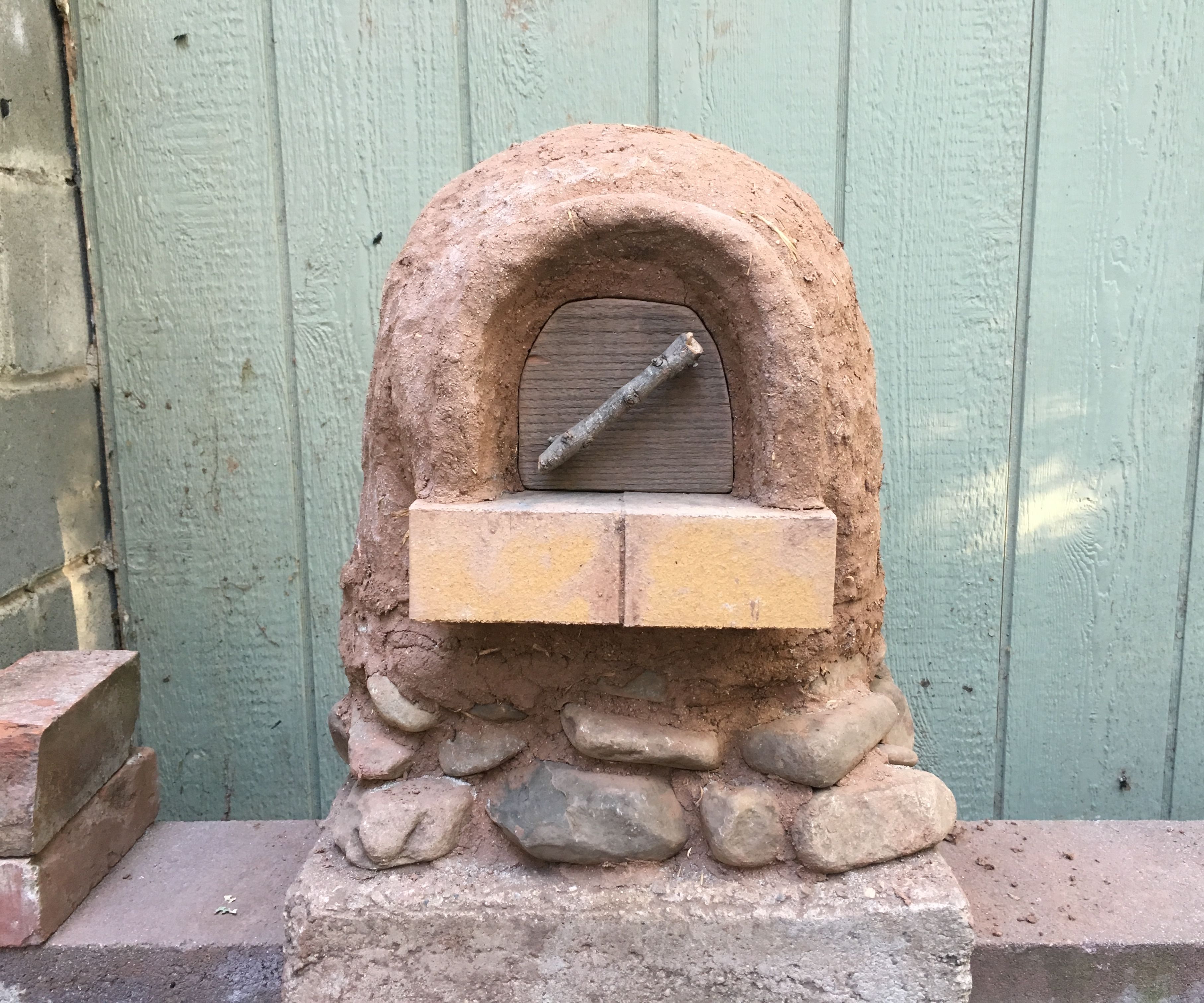 MINI WOOD-FIRED PIZZA EARTH OVEN!