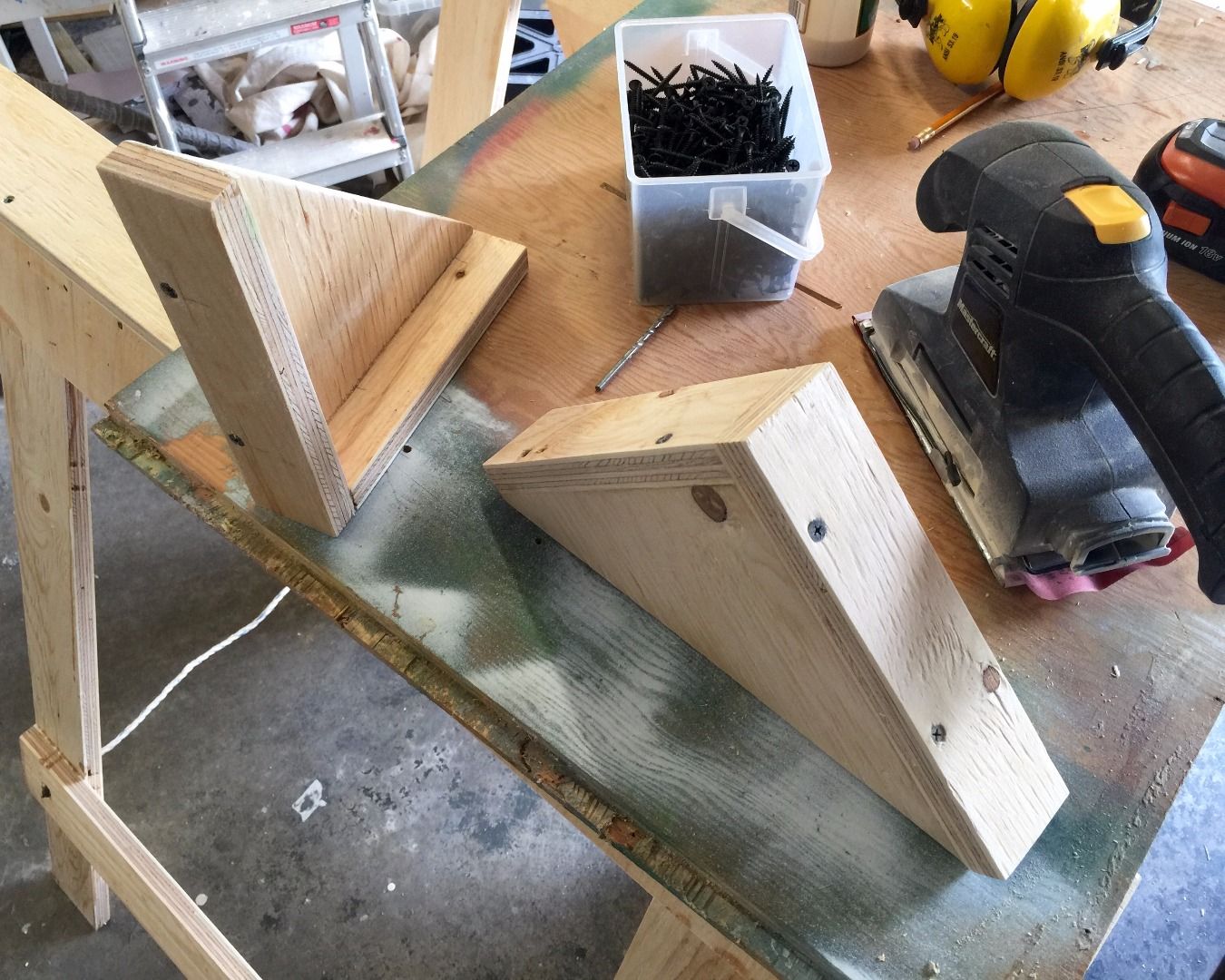 Folding Plywood Sawhorses : 5 Steps (with Pictures) - Instructables