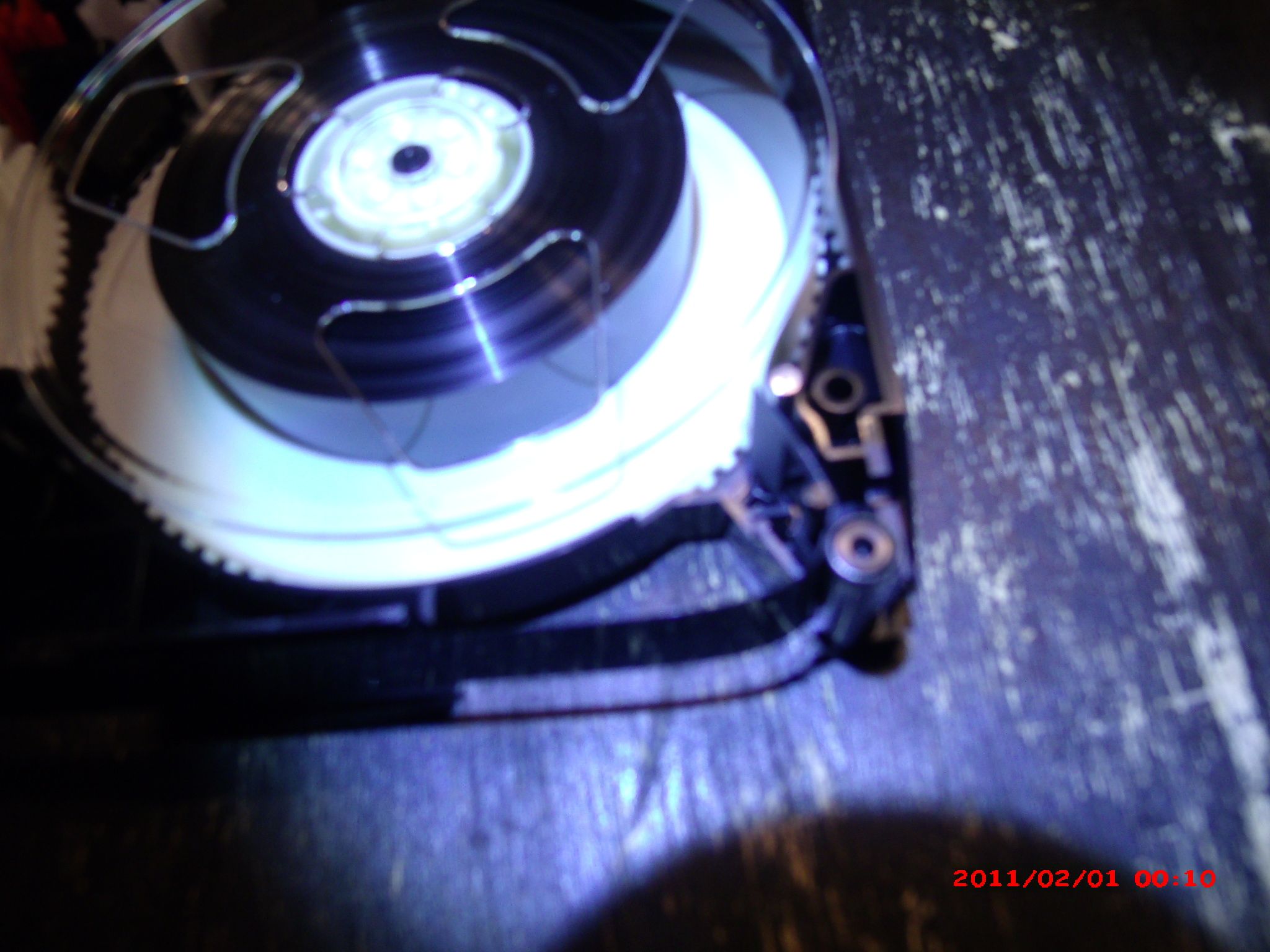 How to Save a Cracked VHS Movie. 6 Steps (with Pictures) Instructables
