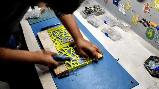 Side Panel Assembly (Motherboard Mesh Side)