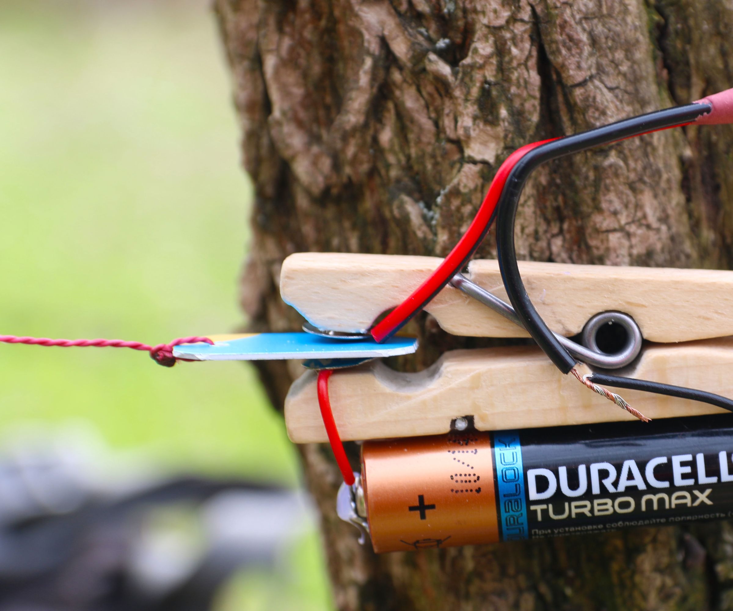 How to Make a TRIP-WIRE ALARM