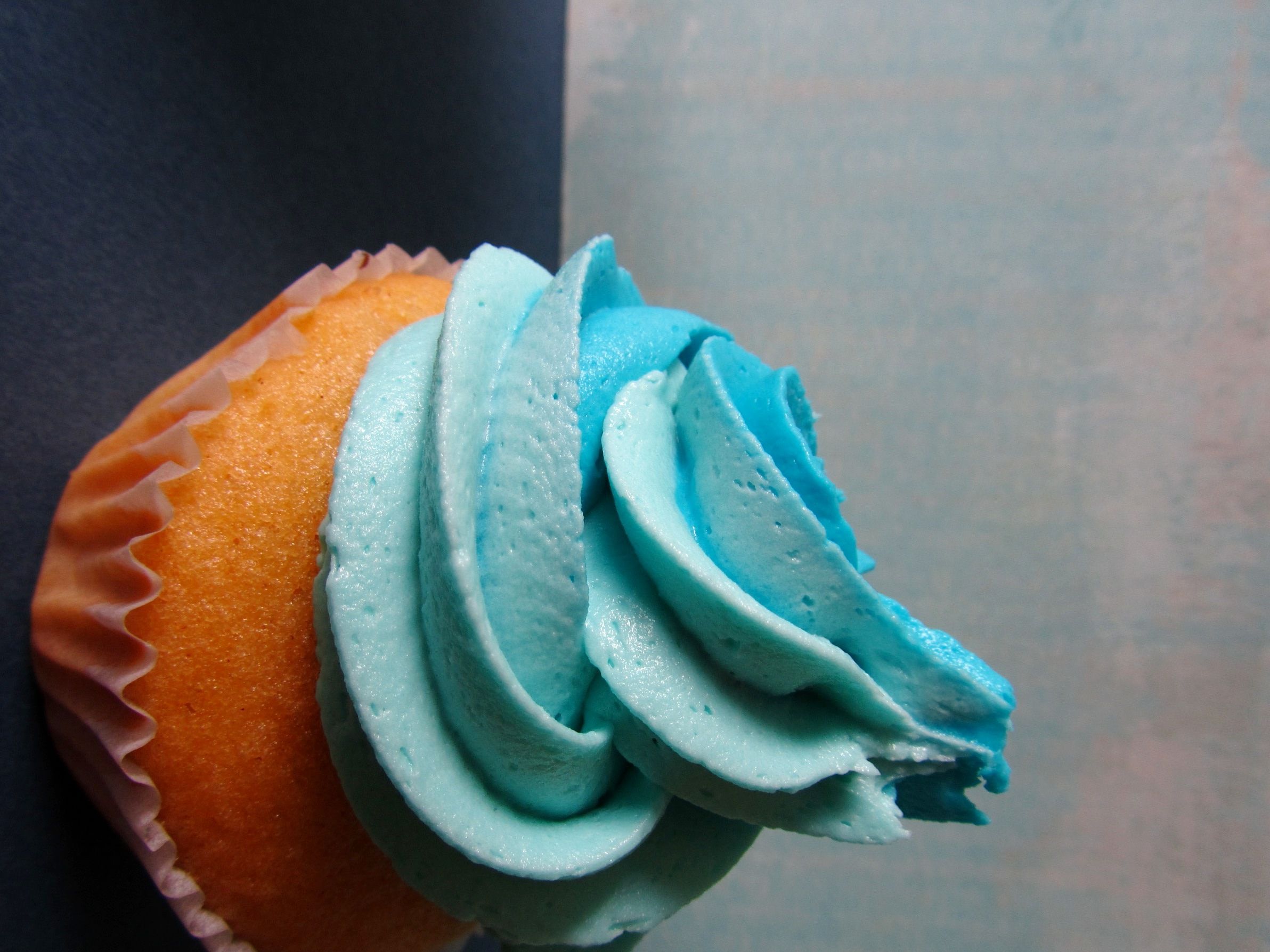 Two Tone Icing Swirls