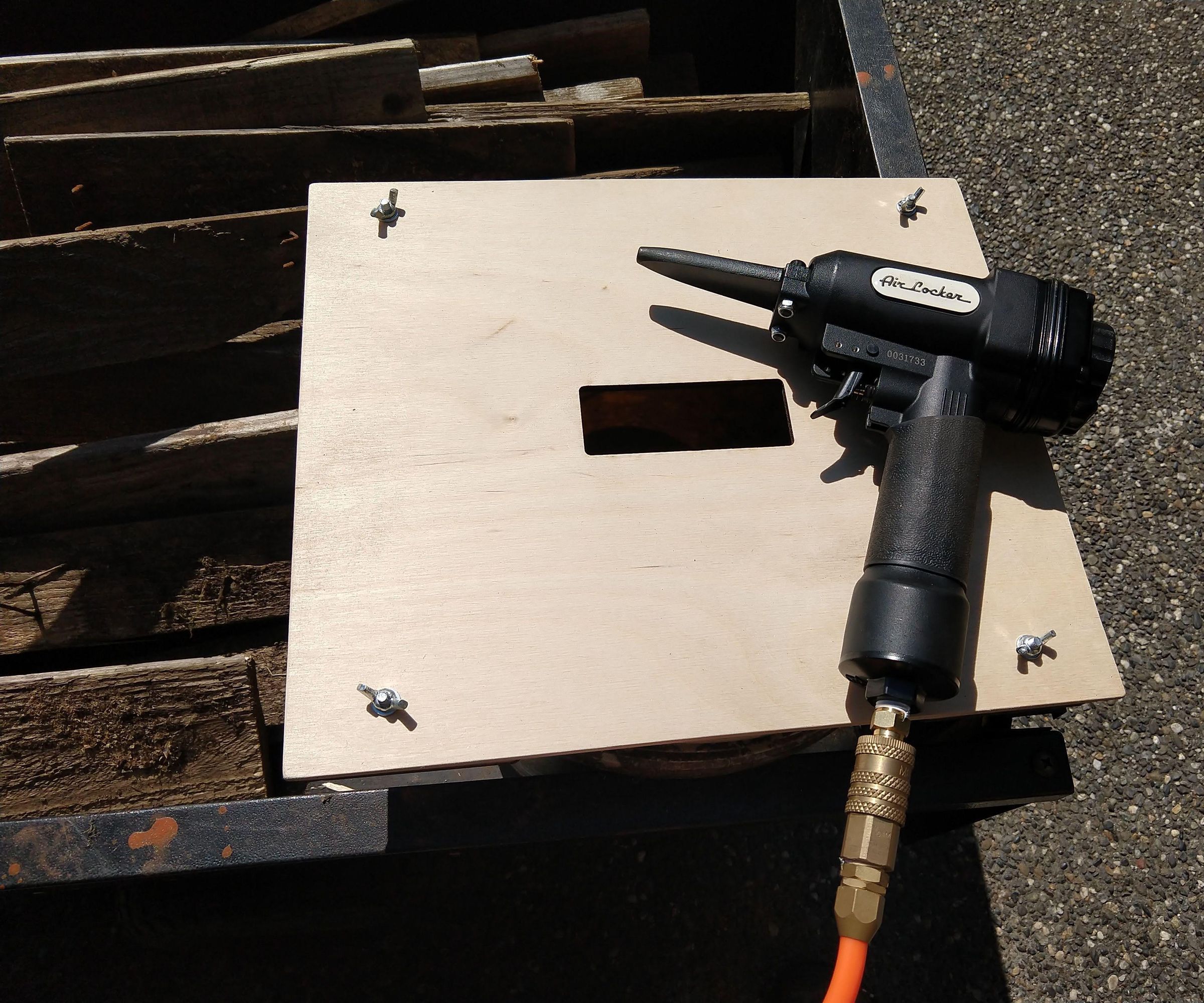 De-nailer Deflector