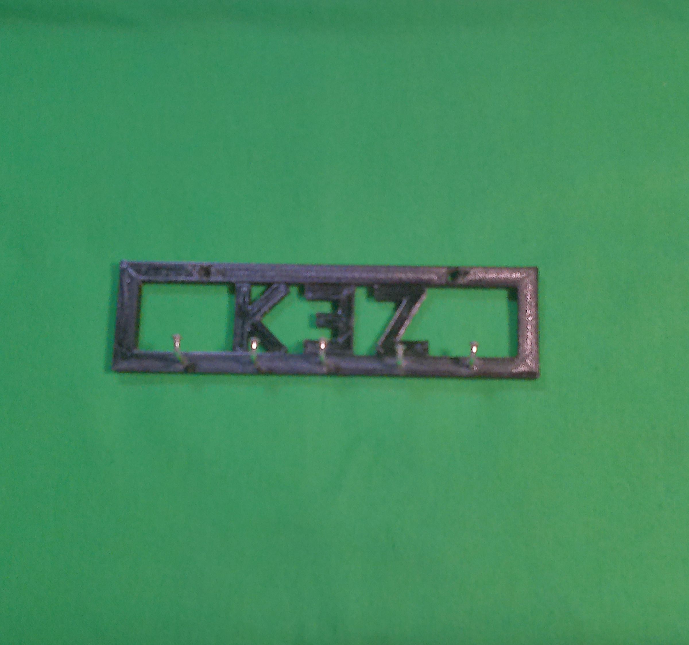 'Public Education' Keys Rack Using Upcycled Bike Spokes 