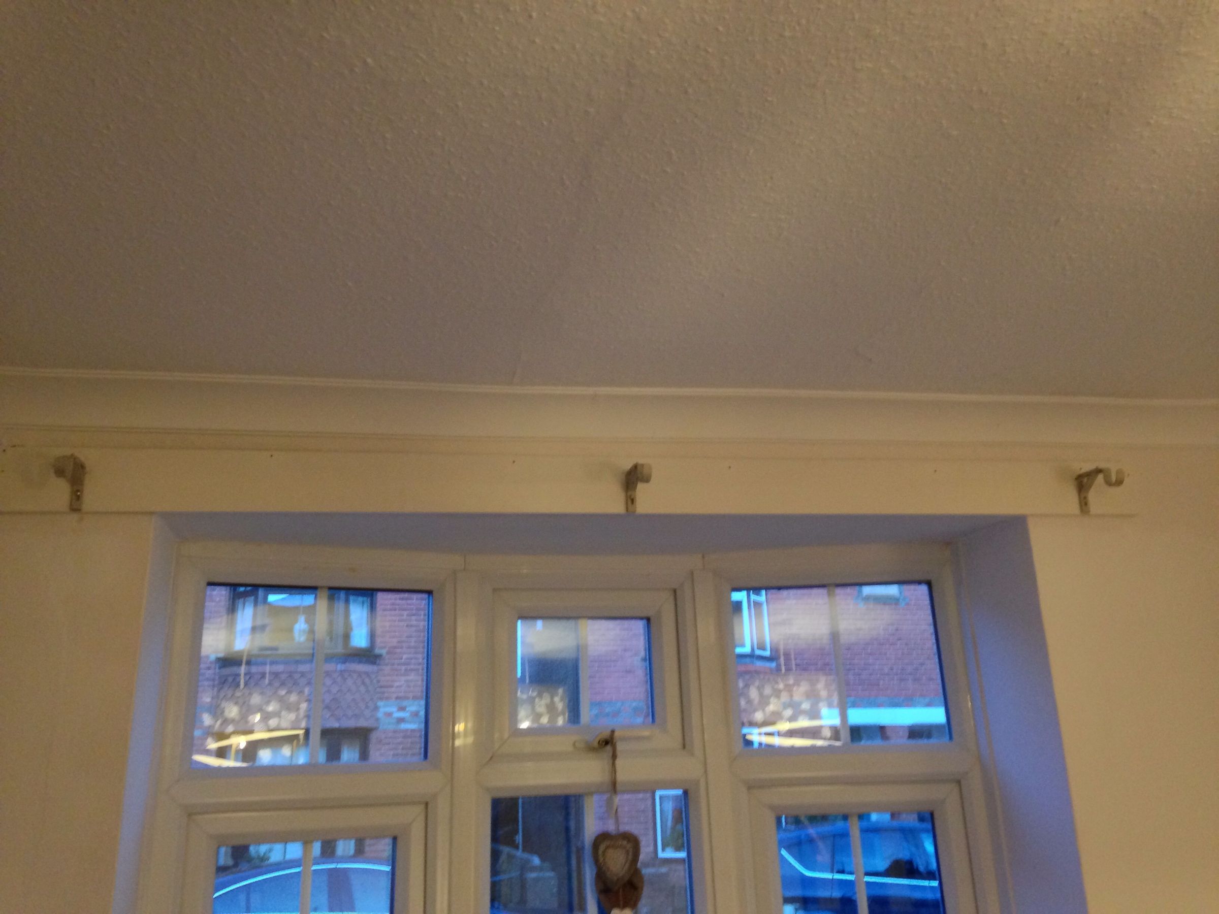 How to Put Up a Curtain Pole 9 Steps (with Pictures) Instructables