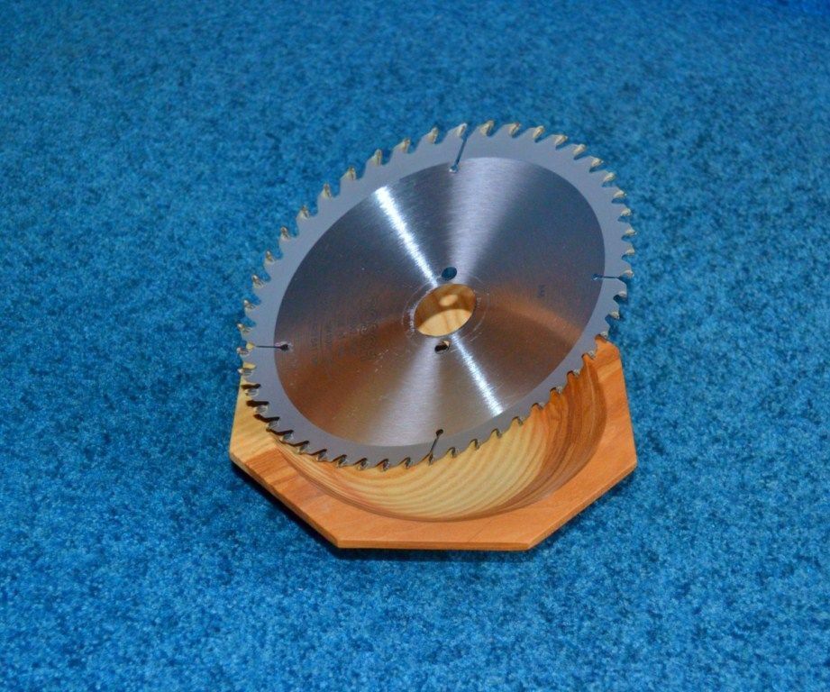 There Is the Bowl Making Through the Use of Circular Saw 