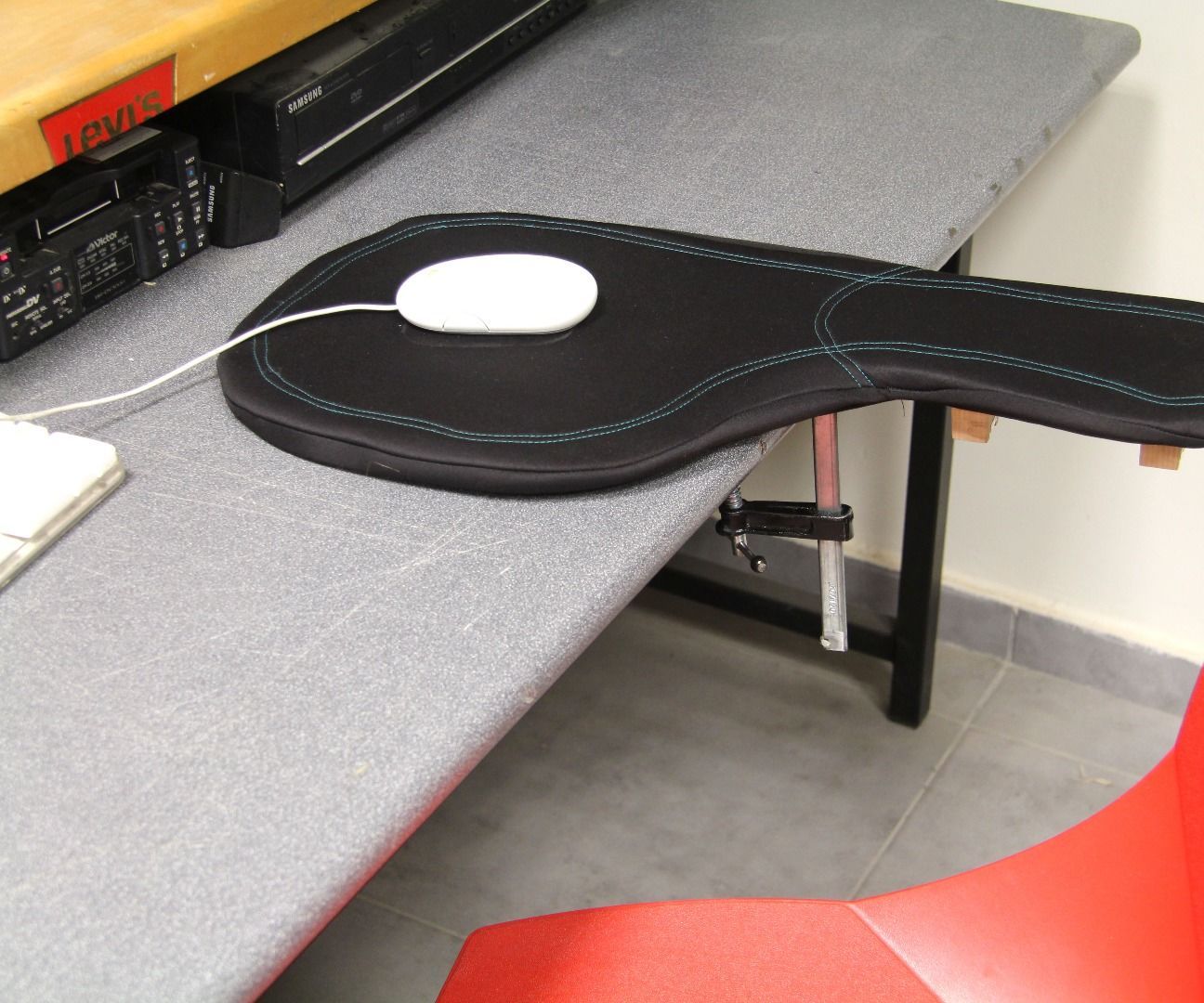 A Table Extention Board That Allows Convenient Work With a Computer Mouse