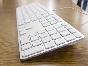 Tilt Your Aluminum Apple Keyboard