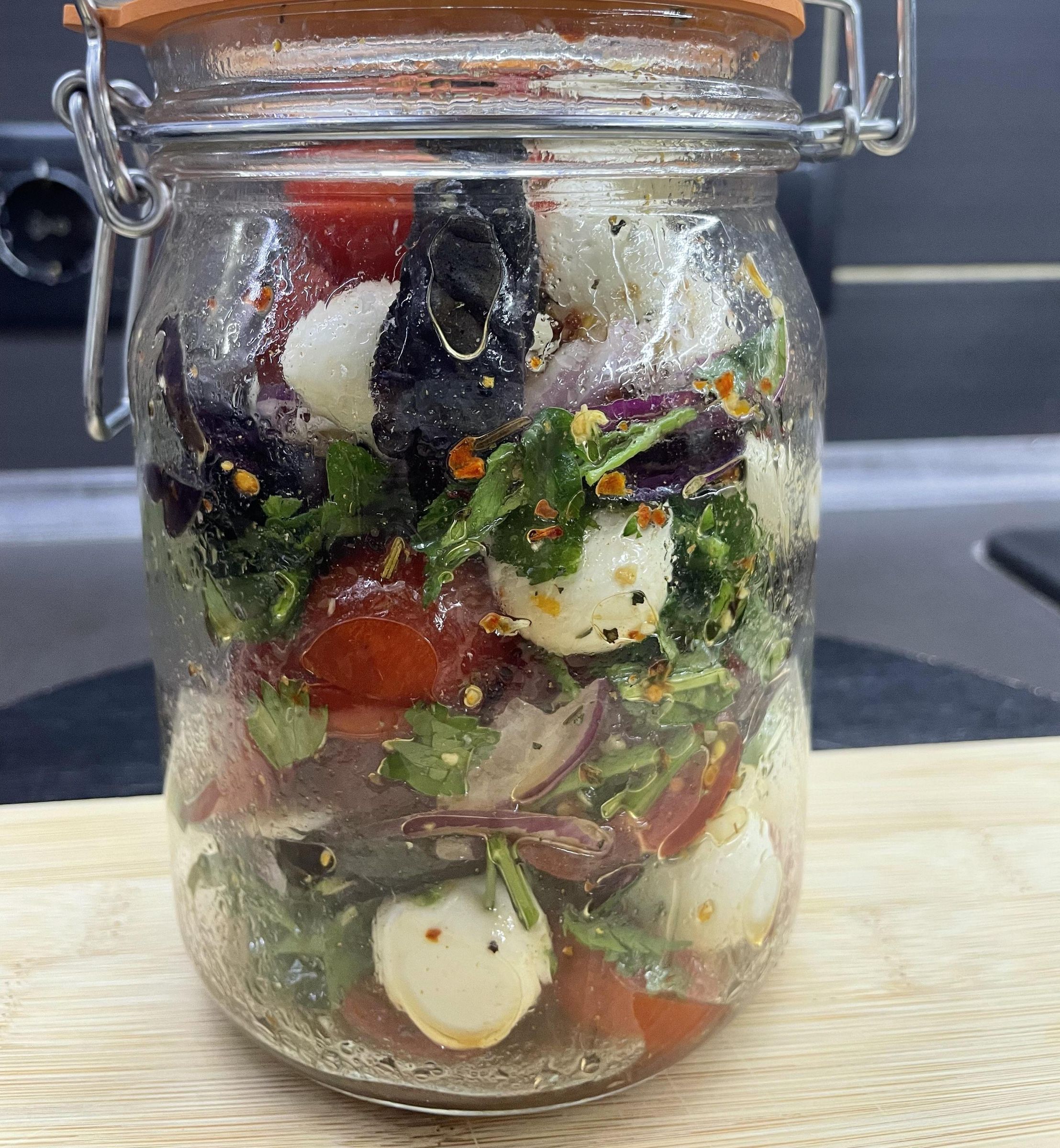 Mozzarella With Sun-Dried Tomatoes