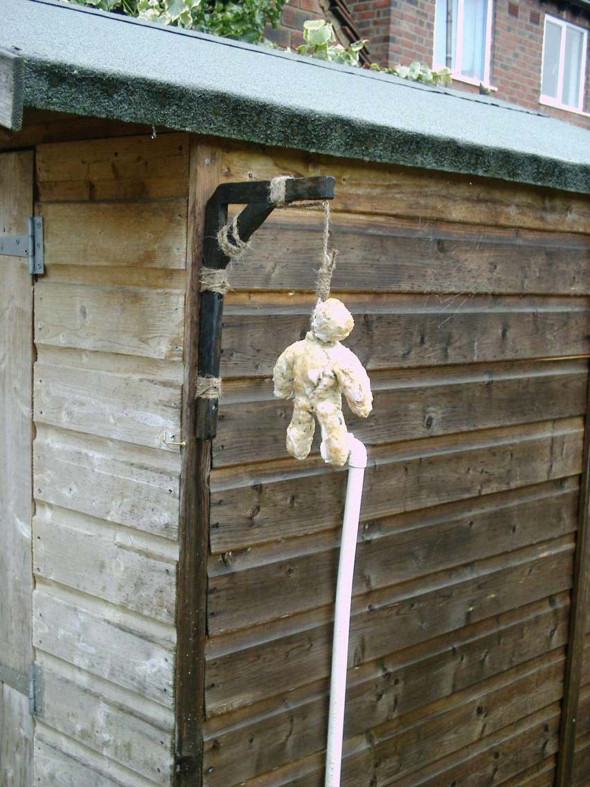 Gallows Bird Feeder