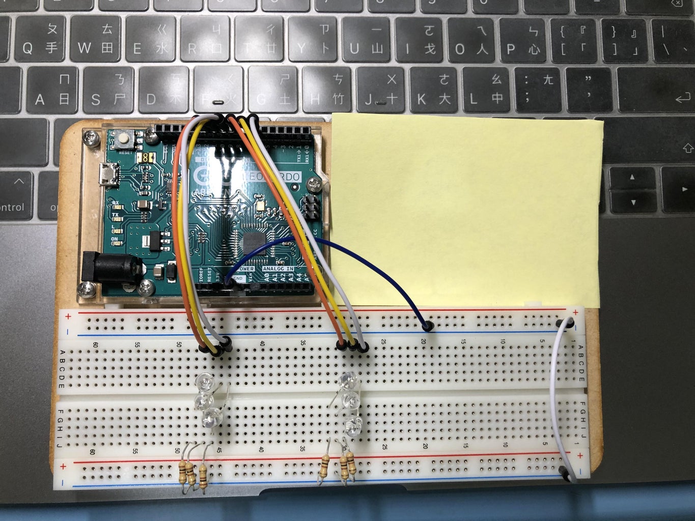 How to Make a LED Traffic Light With Arduino : 3 Steps - Instructables