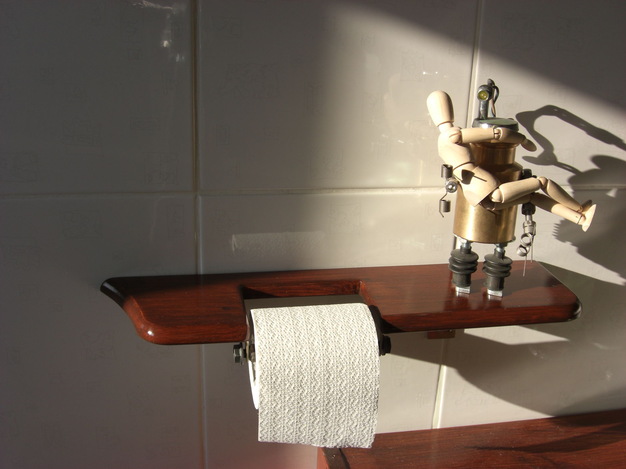 Toiletpaper Holder Made From Scrap/Scrapwood